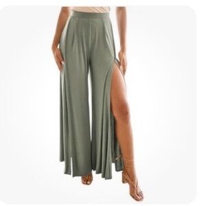 Lulu's Sage Green L Trousers